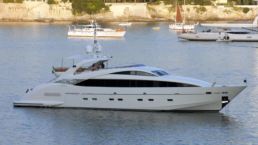 gemini-yacht-exterior