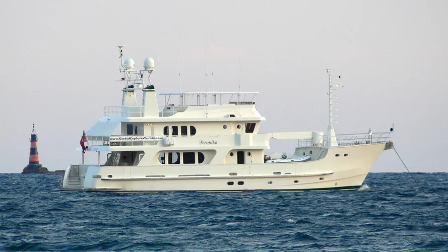 ab-normal-yacht-exterior