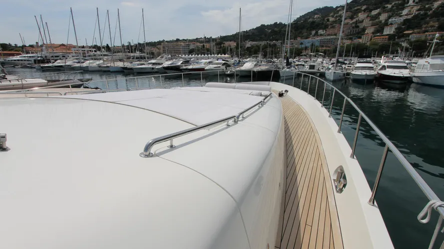 no-prob-yacht-sun-deck