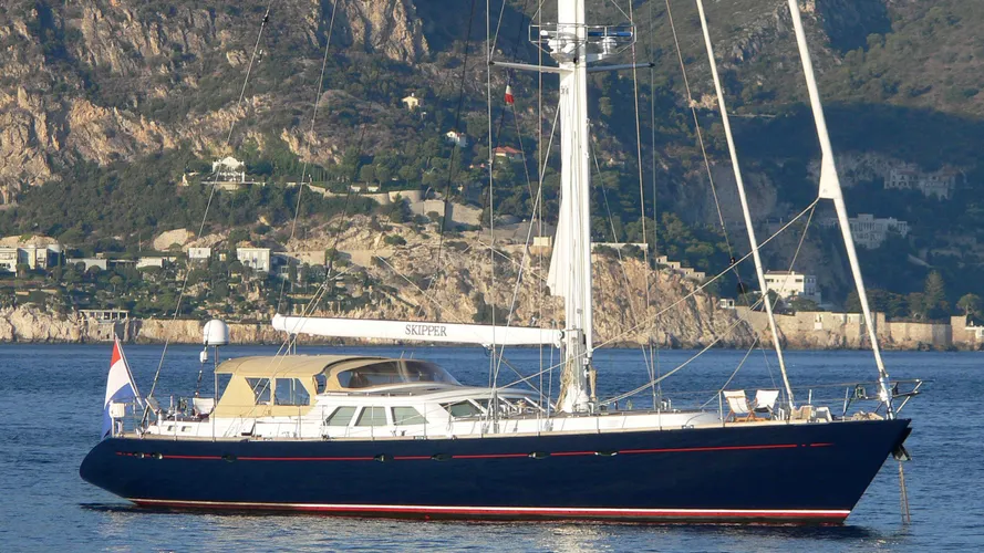 skipper-yacht-exterior