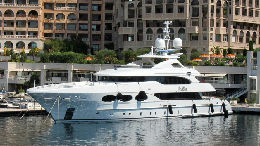crystalady ariadna motoryacht heesen yachts 47m 2011 half profile