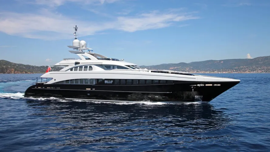bliss-yacht-cruising