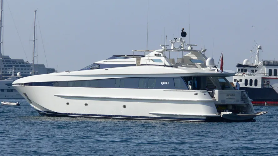 opus-ii-yacht-exterior