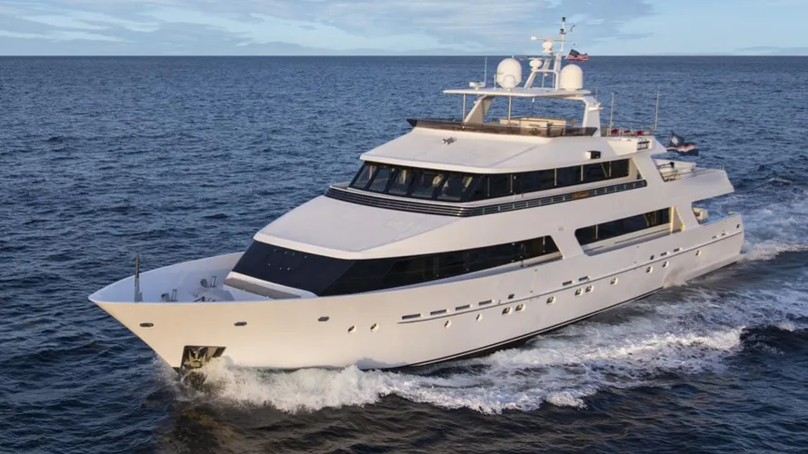 no-comment-yacht