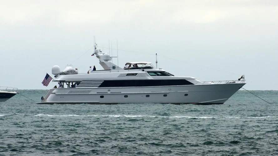 champagne-cher-yacht-exterior