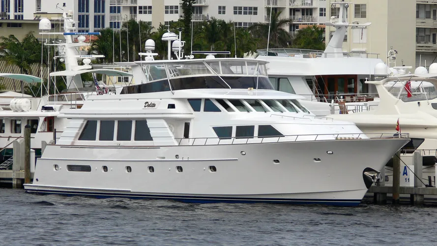 nauti-lass-yacht-exterior