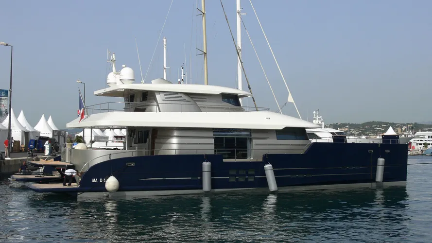 bradley-yacht-exterior