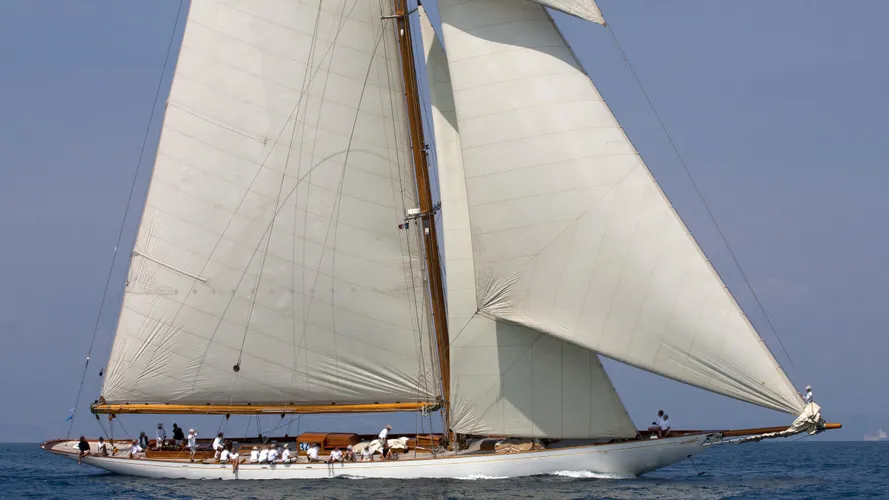 cambria-yacht-exterior