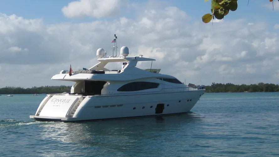 CINQUE-MARE-yacht-stern