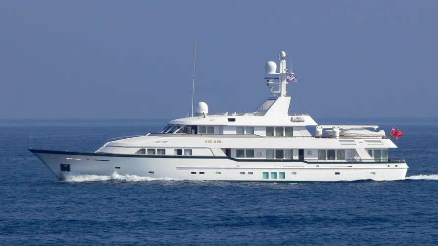 hud-hud-yacht-exterior