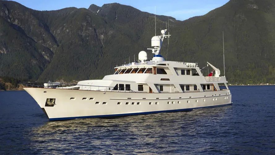 strangelove-yacht-for-sale-profile