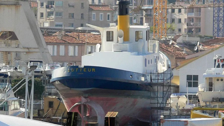 lutteur-yacht-exterior