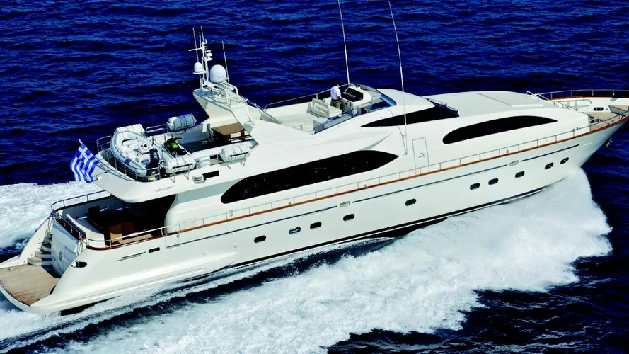 Bonito-yacht-cruising
