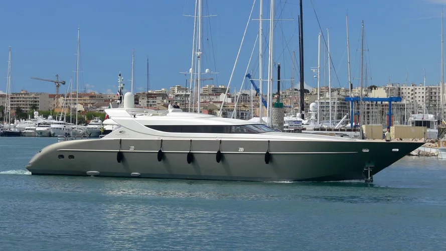a2-madhuri-motor-yacht-eurocraft-36m-open-2008-38m-profile