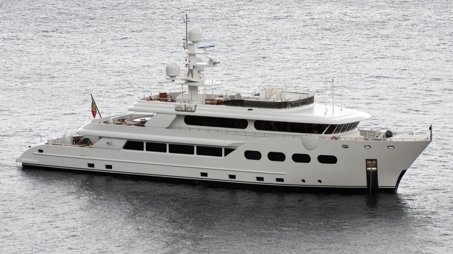 baron-trenck-yacht-exterior
