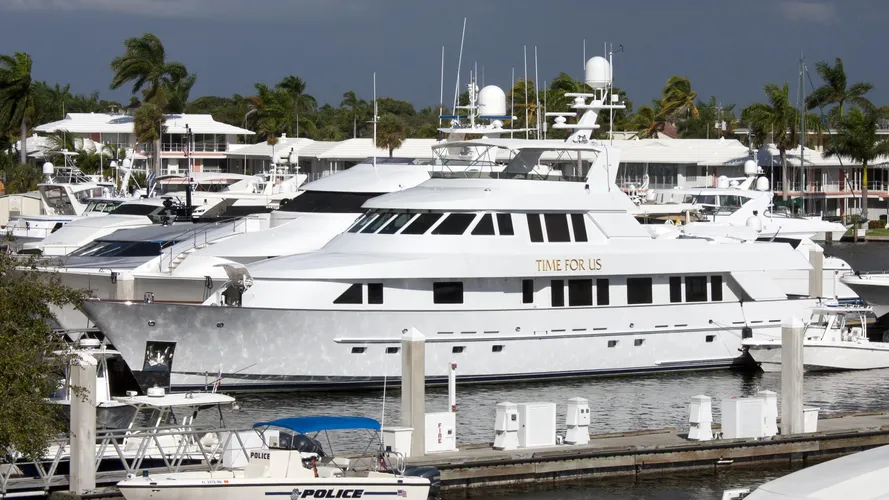 time-for-us-yacht-exterior
