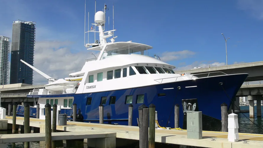 stampede-yacht-exterior