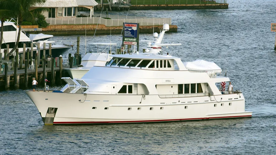 dauntless motoryacht delta marine 1993 34m half profile