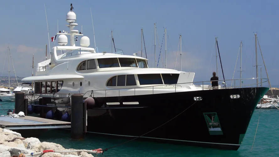 angel-of-joy-yacht-exterior