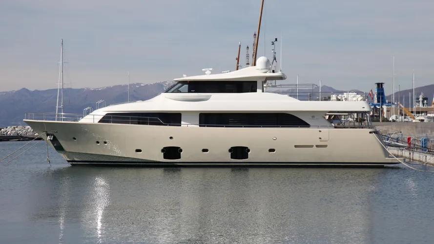 ulyssia-yacht-for-sale-profile