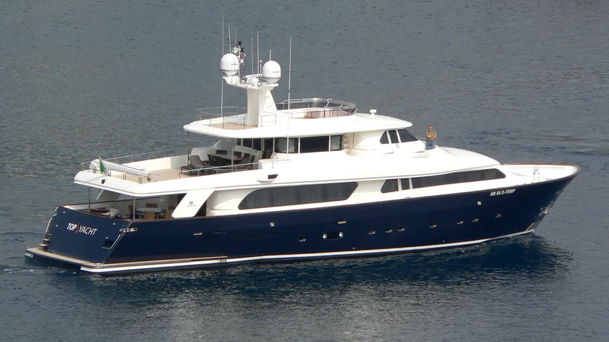 my-lady-rose-yacht-exterior