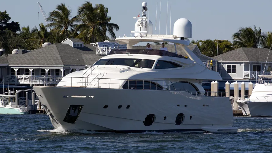 soleado-yacht-exterior