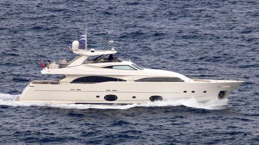 perpetual-yacht-exterior