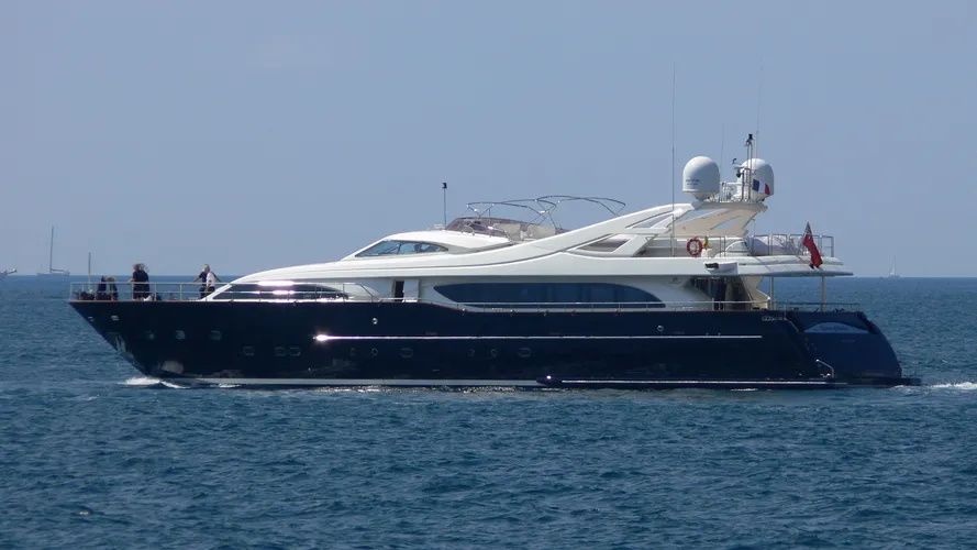 queen-of-sheba-yacht-exterior