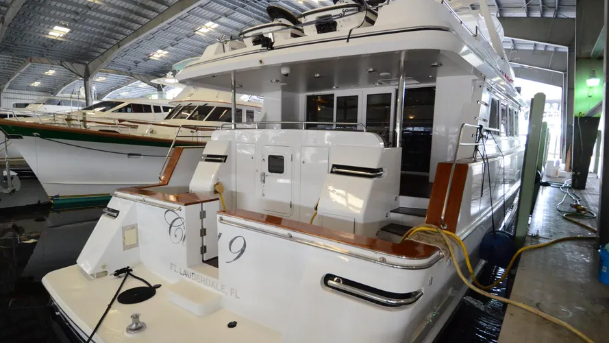 cloud-9-yacht-stern