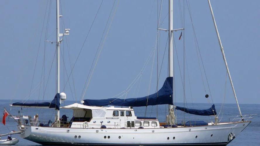 provenance-yacht-exterior