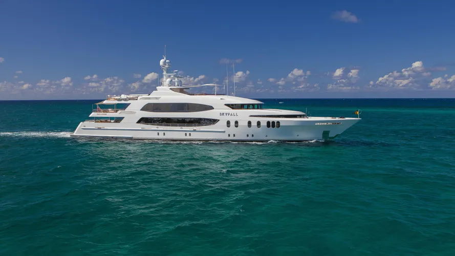 skyfall-yacht-for-sale-profile