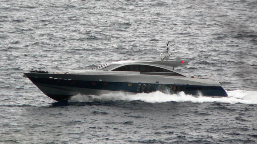 shenu-yacht-exterior
