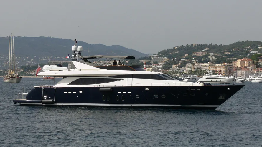 bjorg-ii-yacht-exterior