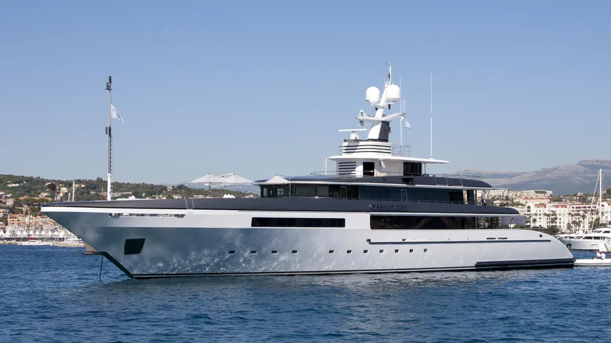 eternity-motoryacht-codecasa-2010-65m-half-profile