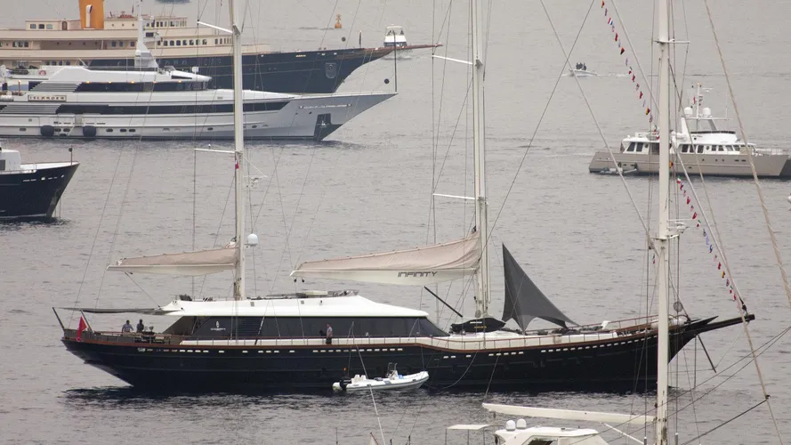 infinity-yacht-exterior