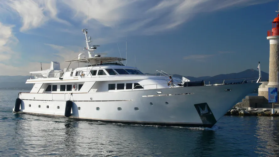 phaedra-yacht-exterior