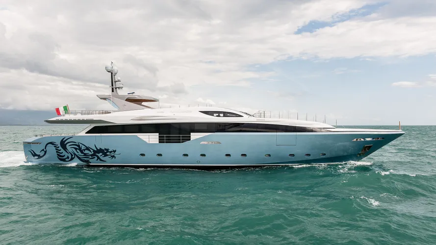 flying-dragon-yacht