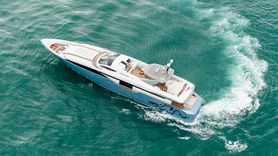 flying-dragon-yacht