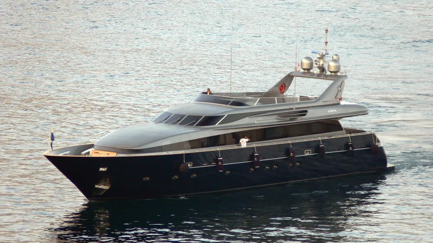 blue-heaven-2-yacht-exterior