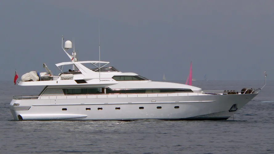 its-a-dream-yacht-exterior