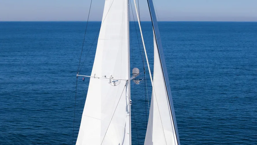 necker-belle-yacht-sailing