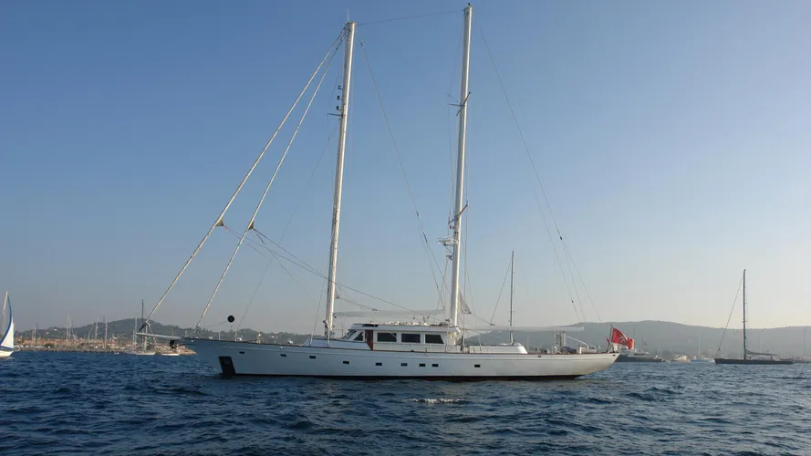 queen-nefertiti-yacht-for-sale-profile