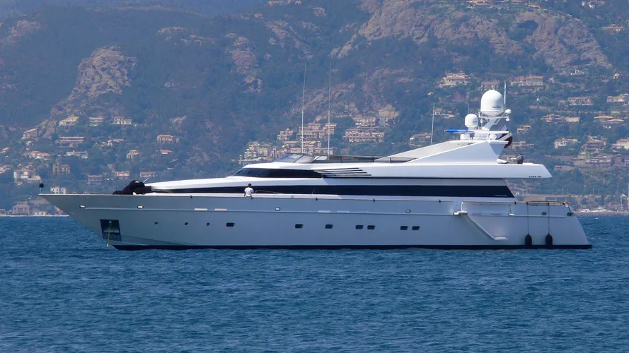 mabrouk-yacht-exterior