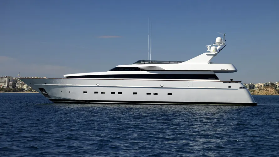 feligo-v-yacht-for-charter-profile
