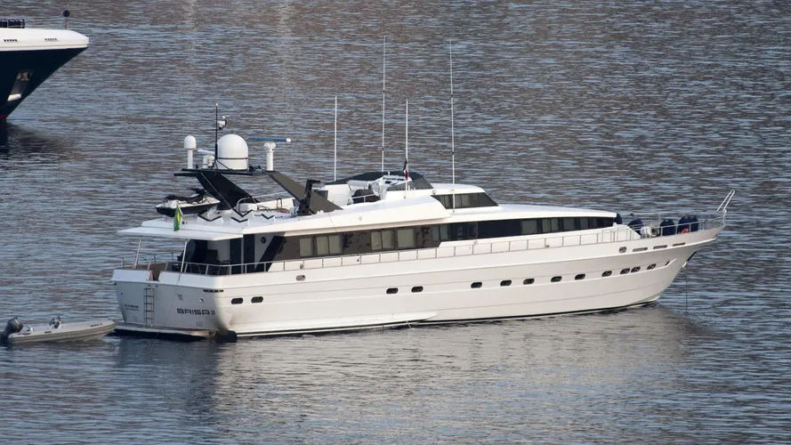 brisa-ii-yacht-exterior