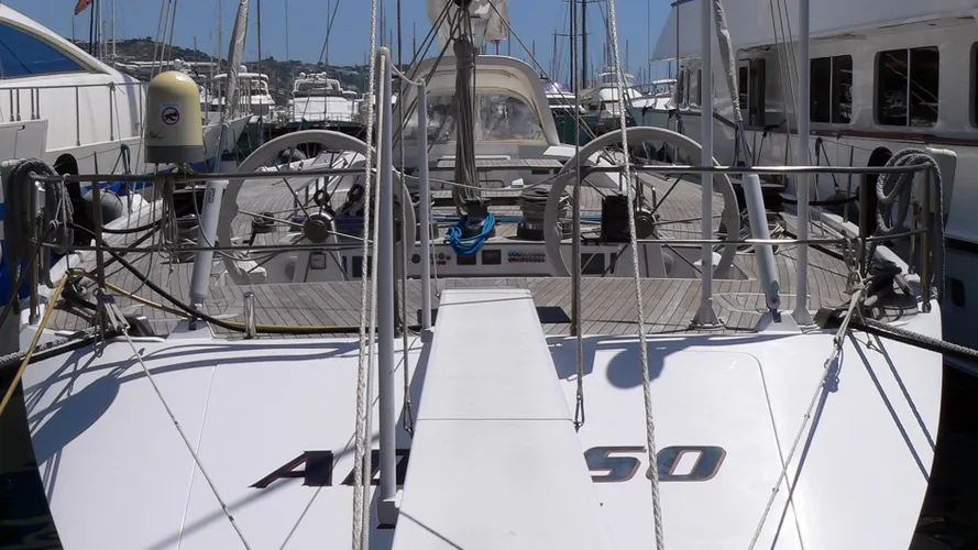 adesso-yacht-exterior