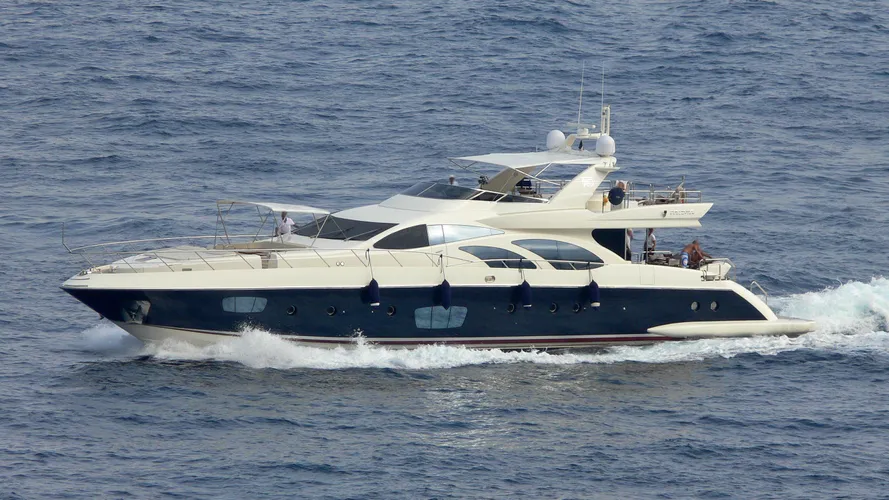 leonardo-yacht-exterior