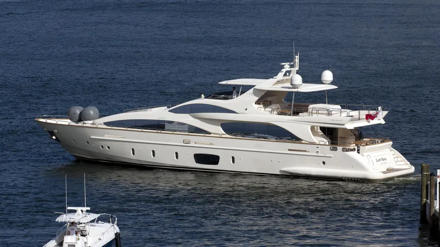 lady-carole-yacht-exterior