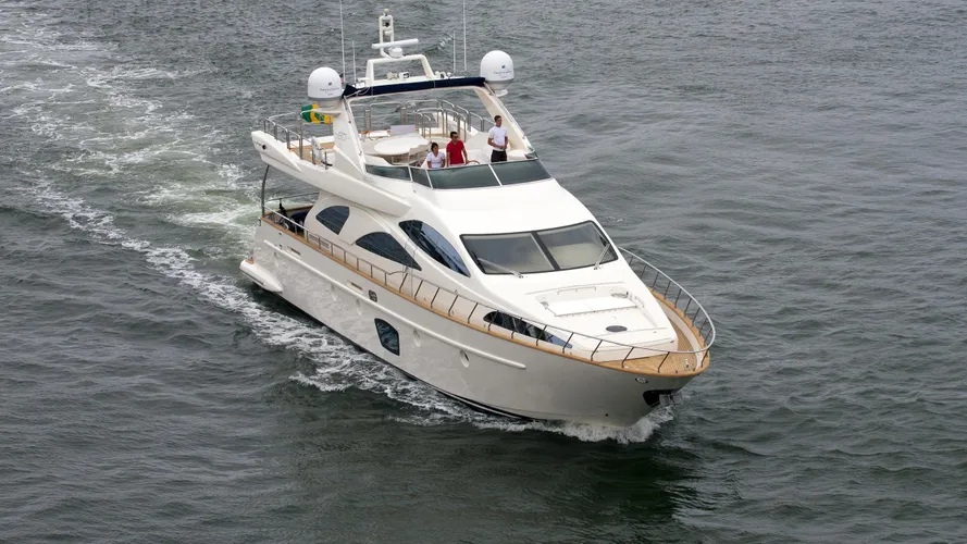 allora-yacht-exterior