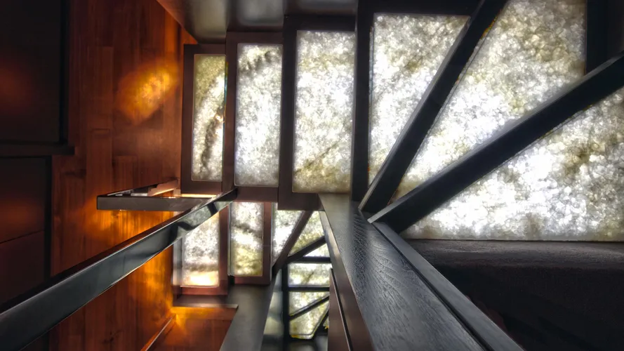 azimut-116-yacht-stairs